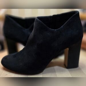 SPLENDID BLACK SUEDE HEELED ANKLE BOOTS BOOTIES SIZE 10
